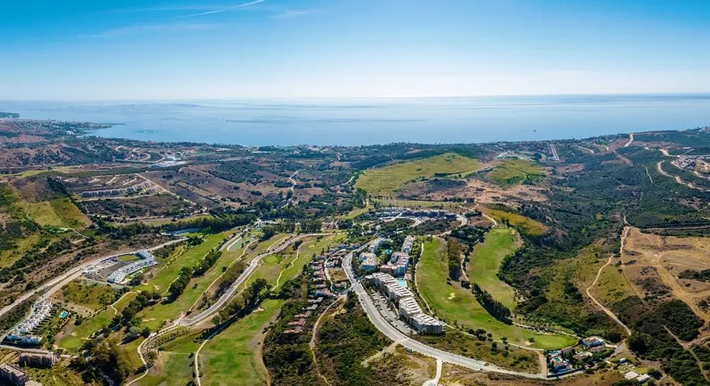 COSTA DEL SOL GOLF REAL ESTATE: BUYING WELL